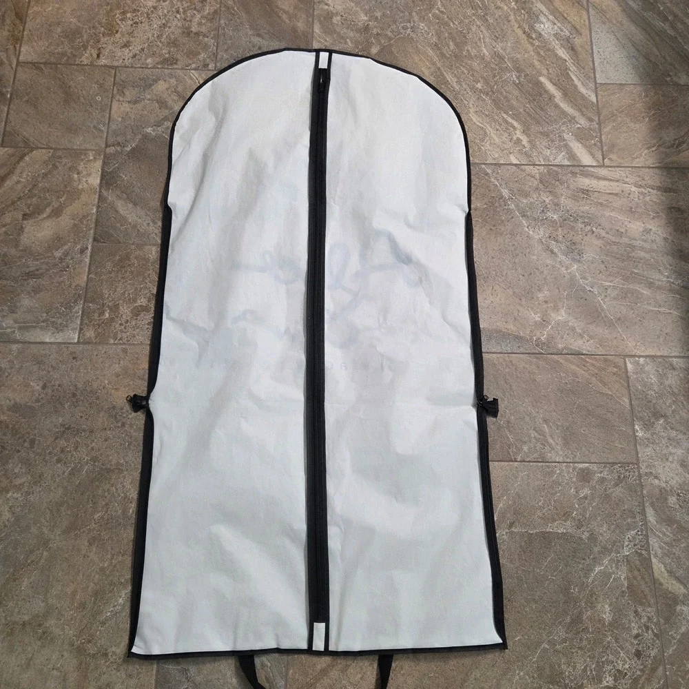 Alice + Olivia Stacey Bendet Garment Bag White Black Travel Suit Cover‎ Foldable